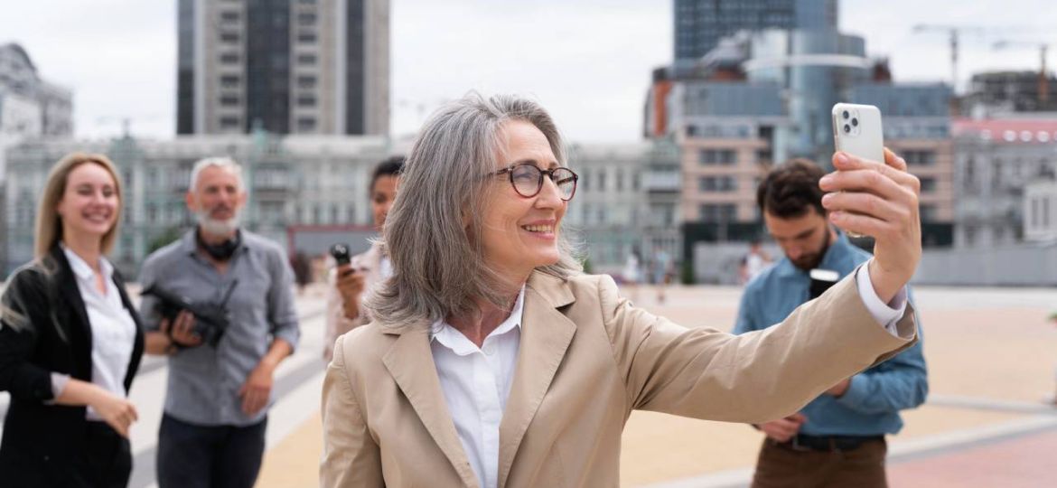  De ce să faci și să publici fotografii și video spontane in Social Media? (Demo)